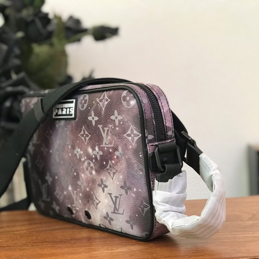 M44165 ALPHA MESSENGER, Louis Vuitton LV