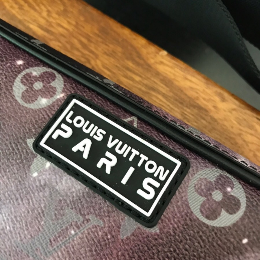 M44165 ALPHA MESSENGER, Louis Vuitton LV