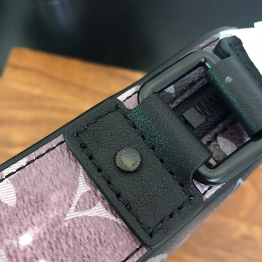 M44165 ALPHA MESSENGER, Louis Vuitton LV