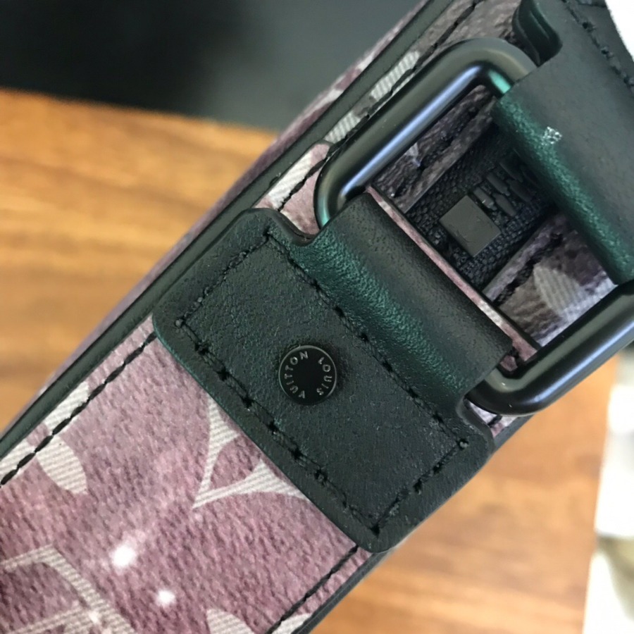 M44165 ALPHA MESSENGER, Louis Vuitton LV