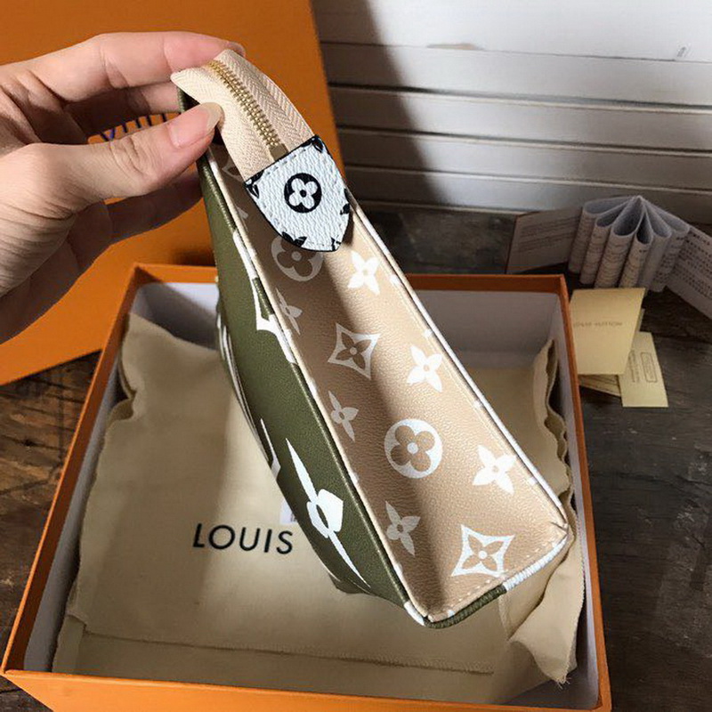 M67691 TOILET POUCH XL, Louis Vuitton LV