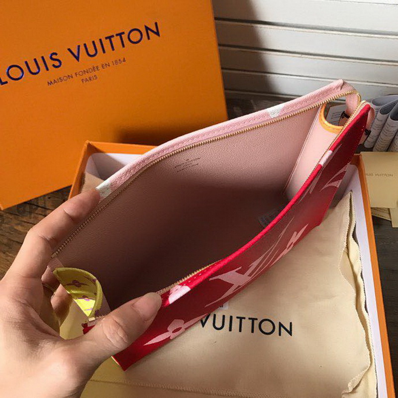 M67692 TOILET POUCH XL, Louis Vuitton LV