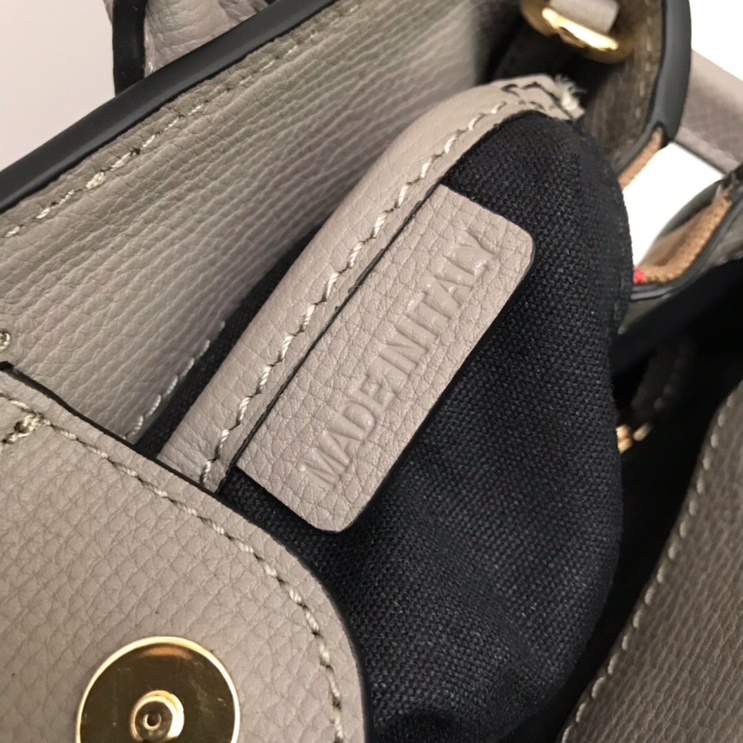 Burberry, 40237001, The Small Banner in Leather and House Check