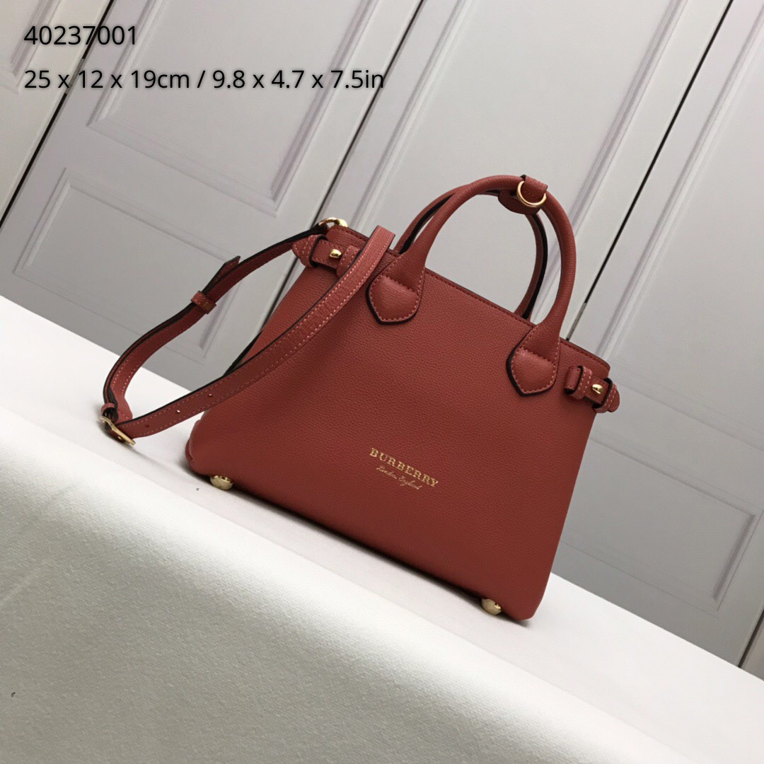 Burberry, 40237001, The Small Banner in Leather and House Check