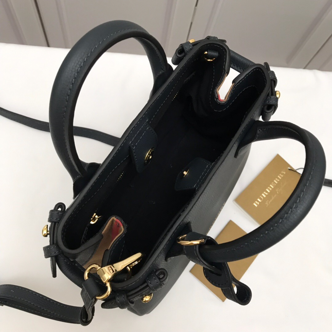 Burberry, 40237001, The Small Banner in Leather and House Check