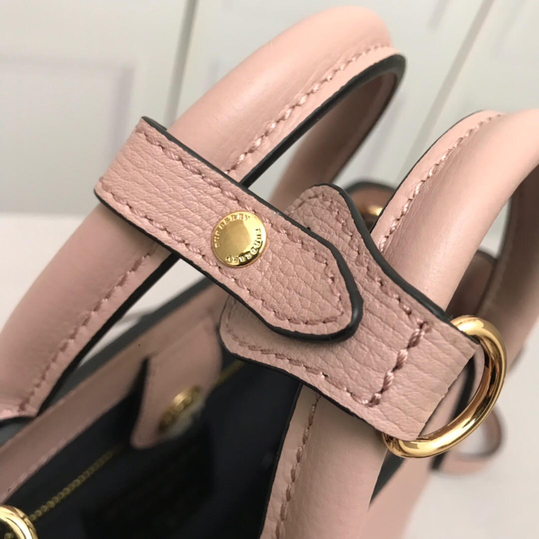 Burberry, 40237001, The Small Banner in Leather and House Check