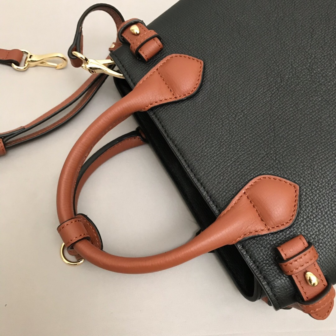 Burberry, 40237001, The Small Banner in Leather and House Check