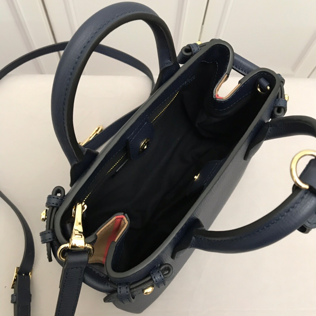 Burberry, 40237001, The Small Banner in Leather and House Check