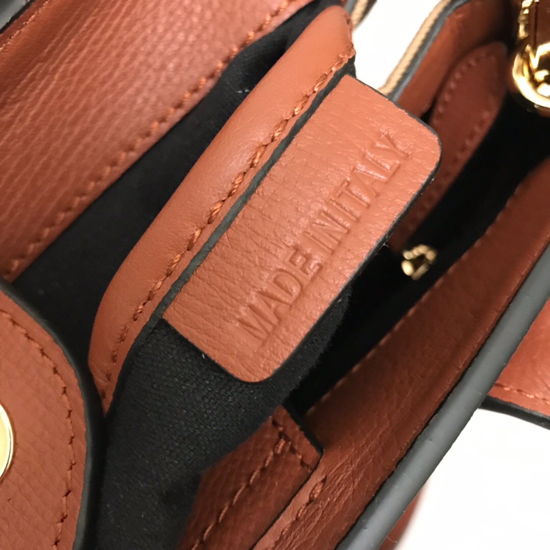 Burberry, 40237001, The Small Banner in Leather and House Check