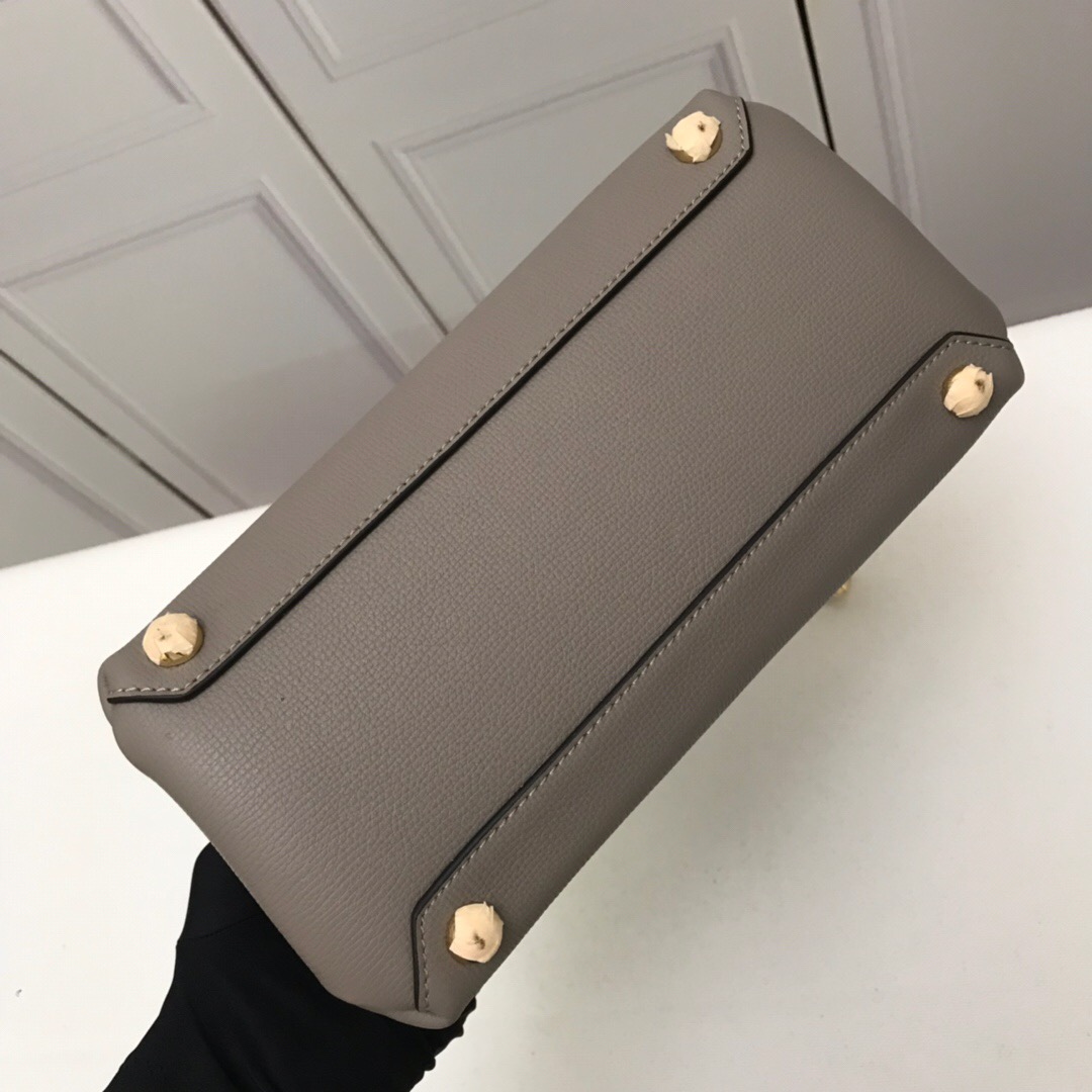 Burberry, 40236931, The Medium Banner in Leather and House Check