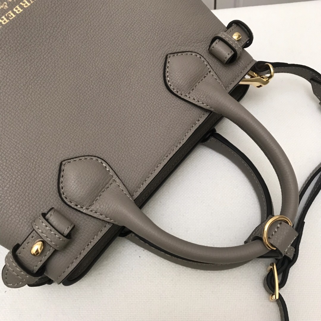 Burberry, 40236931, The Medium Banner in Leather and House Check