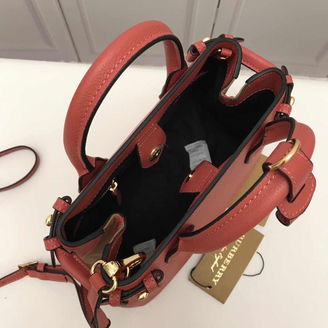 Burberry, 40236931, The Medium Banner in Leather and House Check