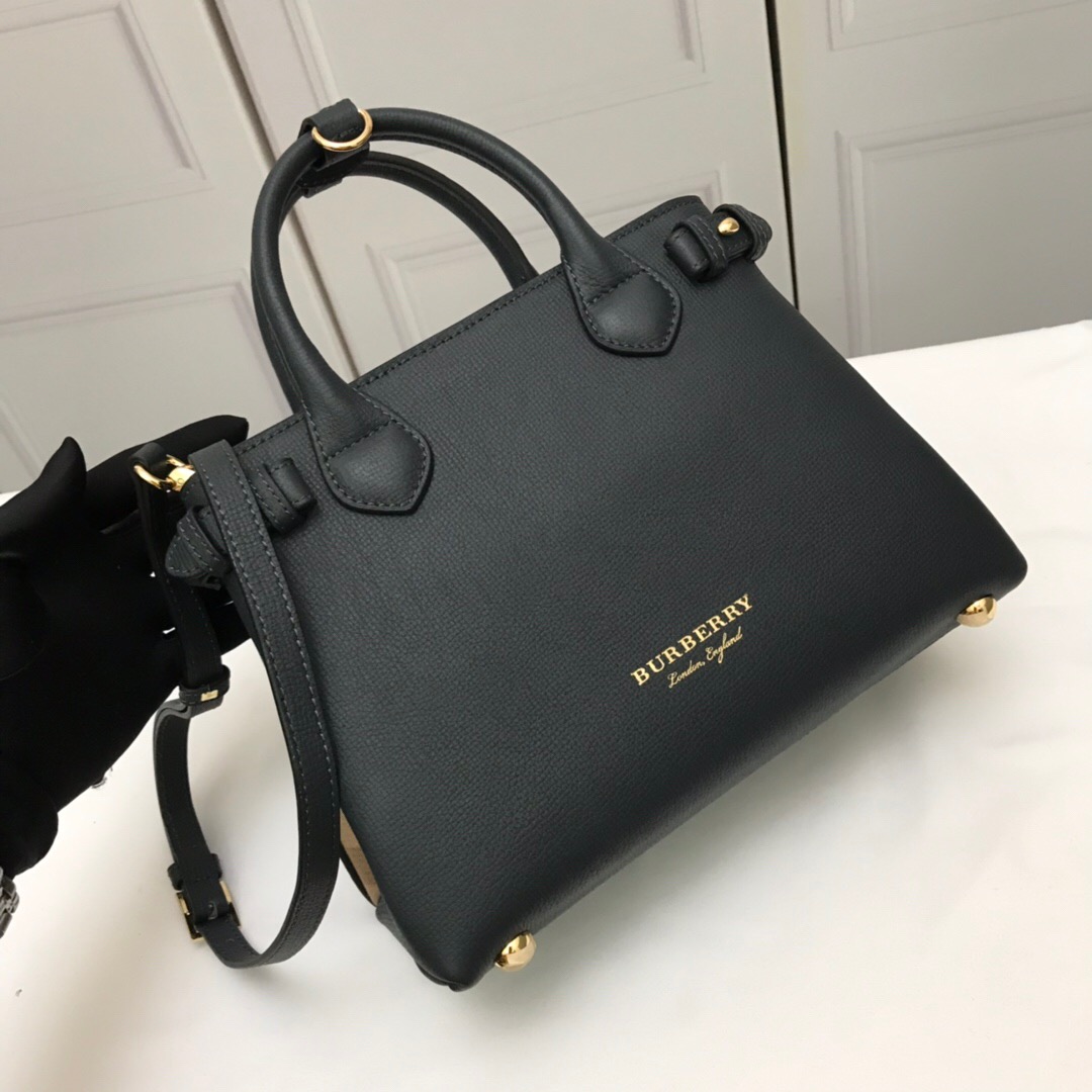 Burberry, 40236931, The Medium Banner in Leather and House Check