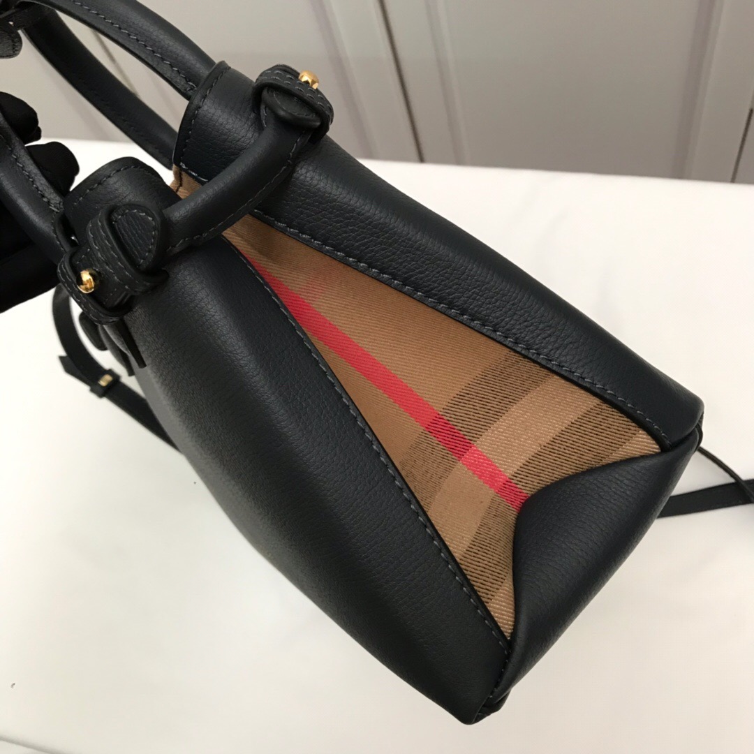 Burberry, 40236931, The Medium Banner in Leather and House Check