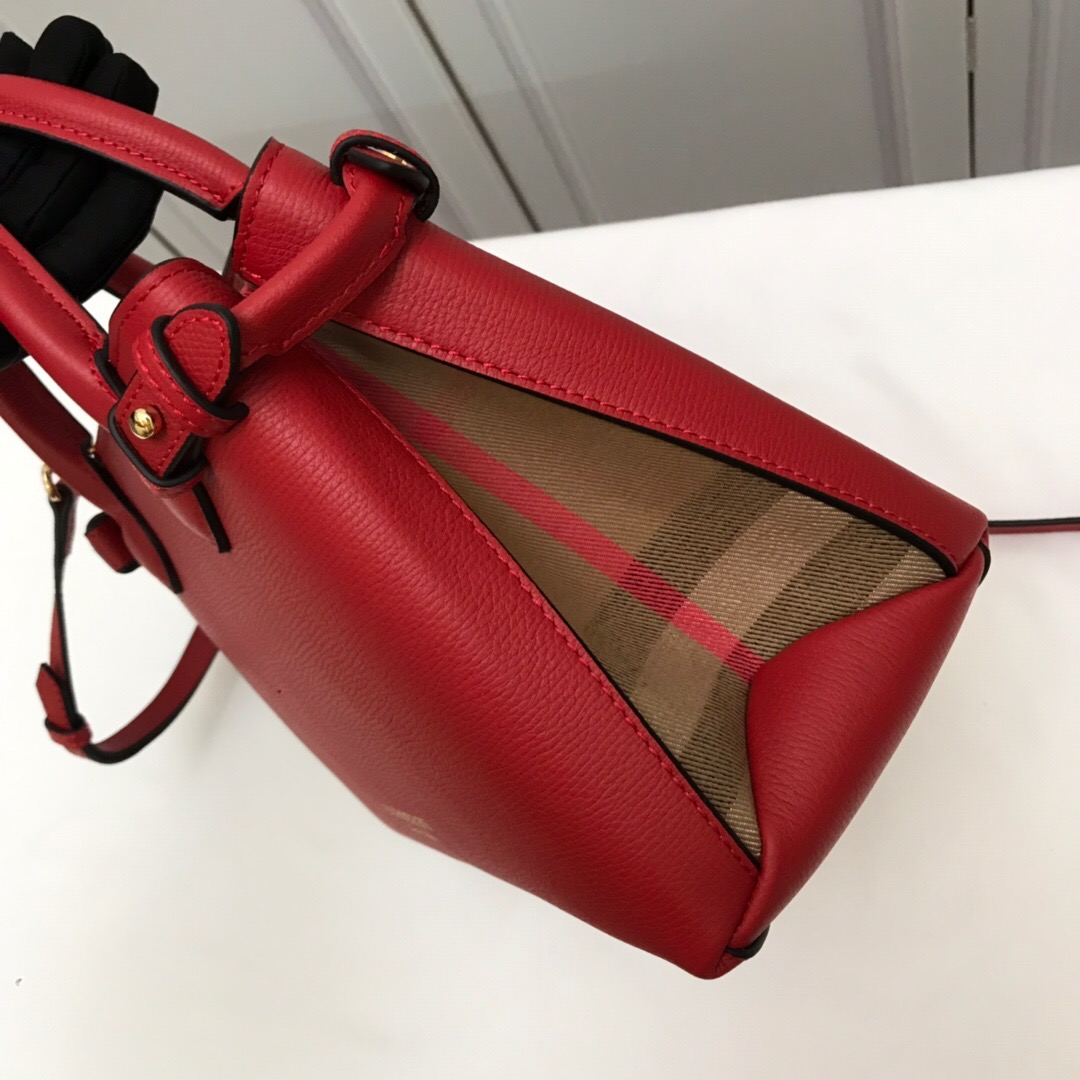 Burberry, 40236931, The Medium Banner in Leather and House Check