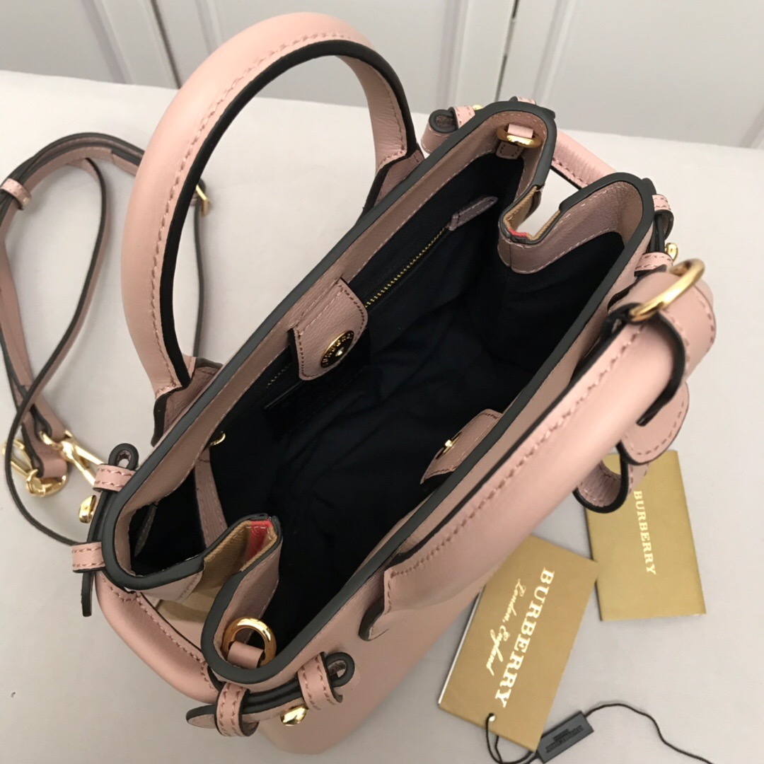 Burberry, 40236931, The Medium Banner in Leather and House Check