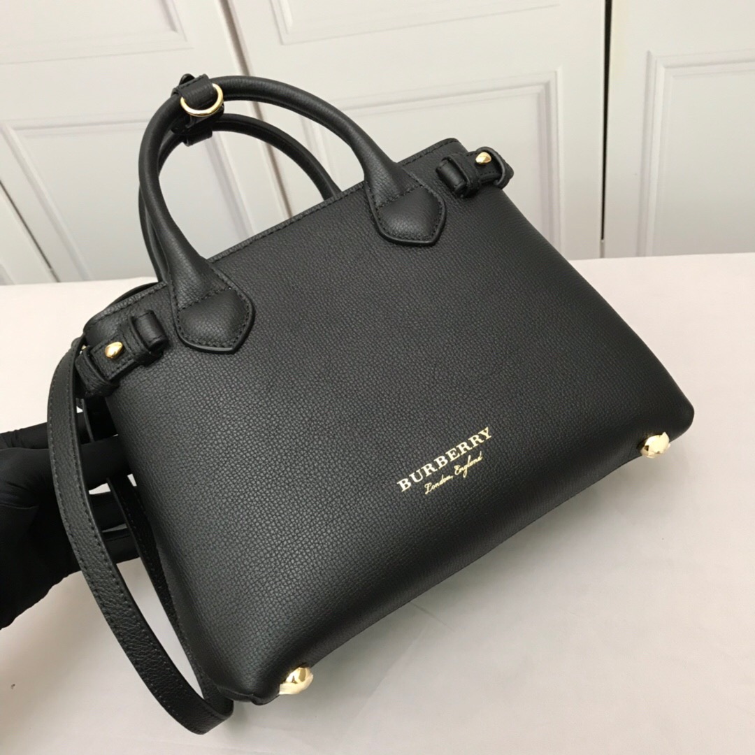 Burberry, 40236931, The Medium Banner in Leather and House Check