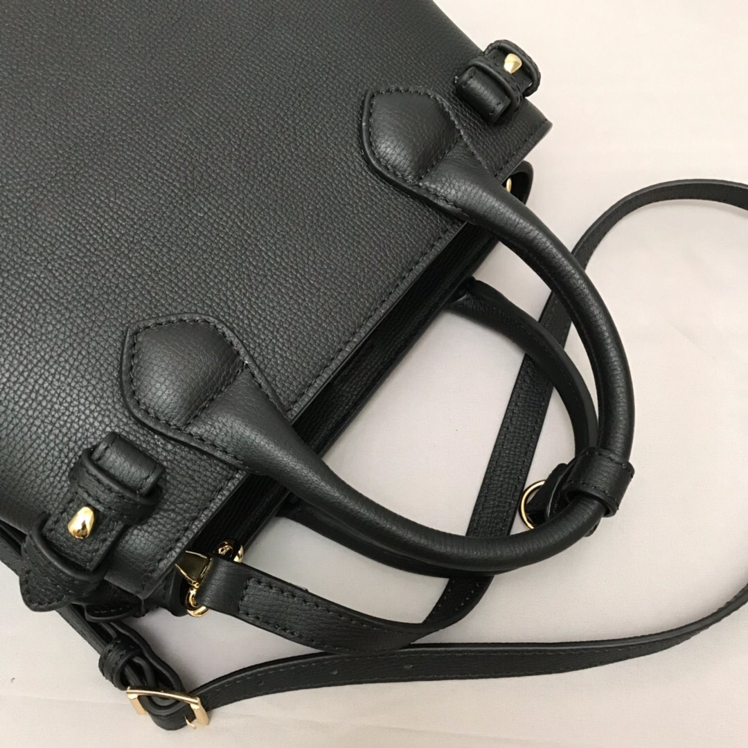 Burberry, 40236931, The Medium Banner in Leather and House Check