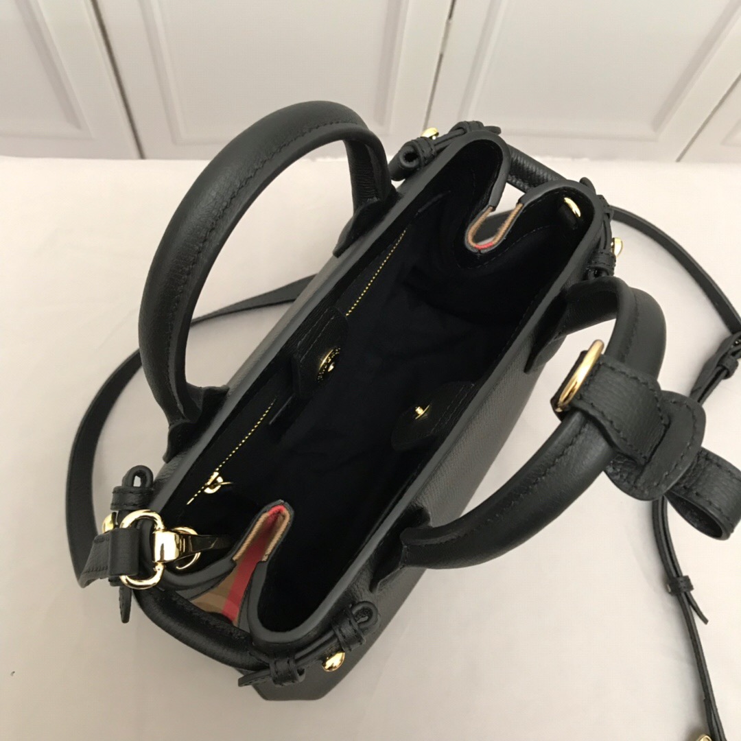 Burberry, 40236931, The Medium Banner in Leather and House Check
