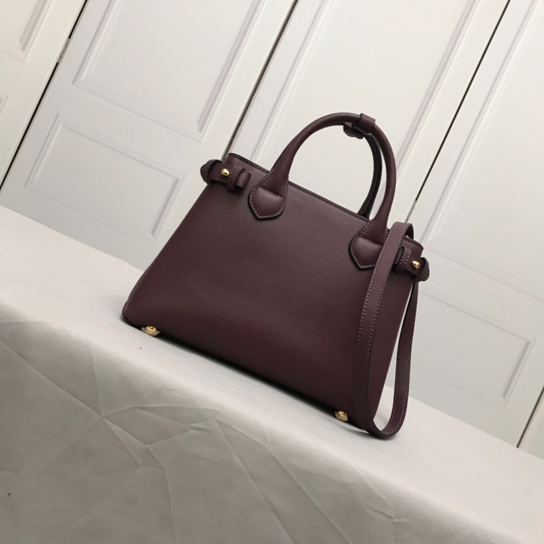 Burberry, 40236931, The Medium Banner in Leather and House Check