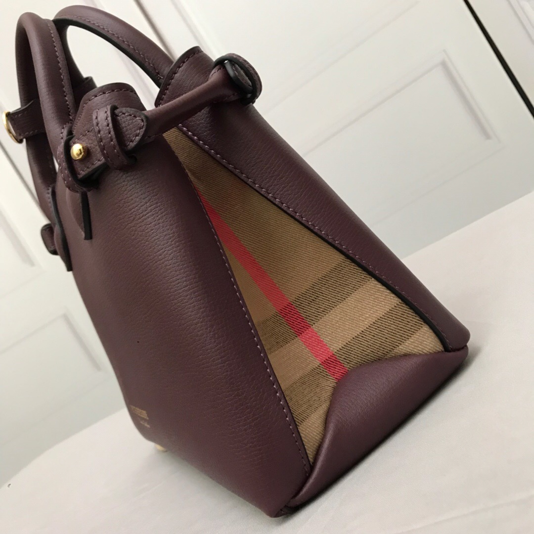Burberry, 40236931, The Medium Banner in Leather and House Check