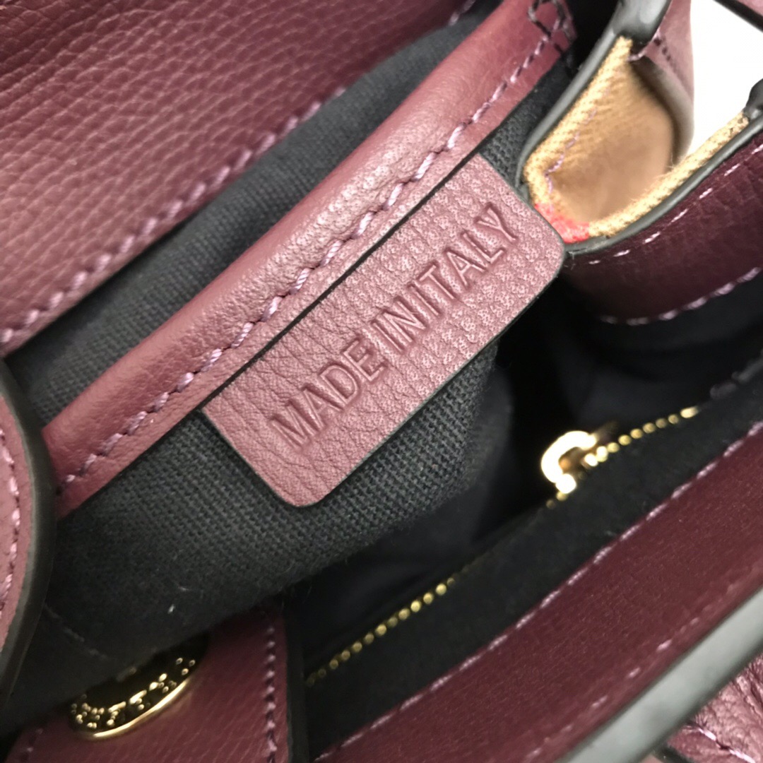 Burberry, 40236931, The Medium Banner in Leather and House Check
