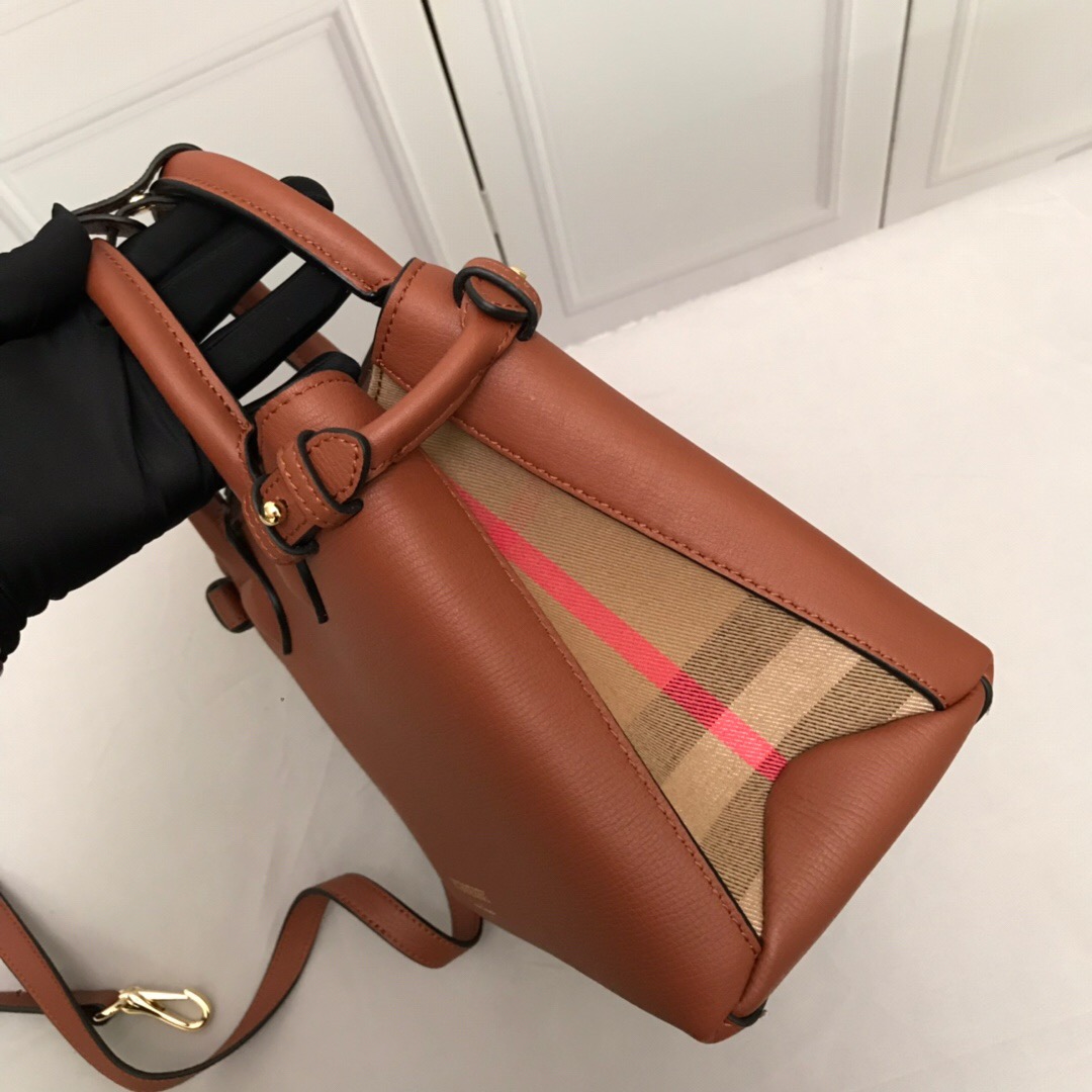 Burberry, 40236931, The Medium Banner in Leather and House Check