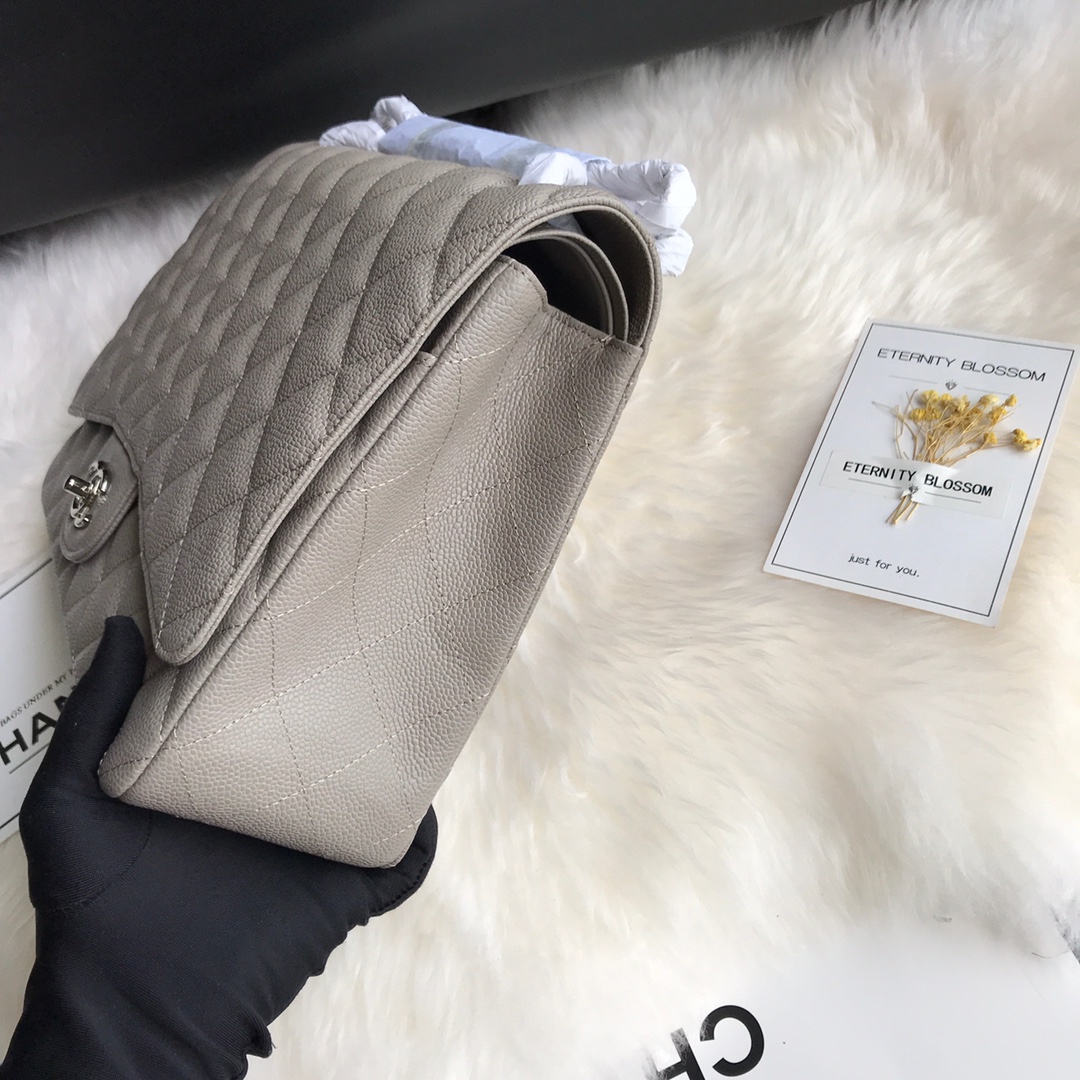 A58601 maxi classic handbag, CHANEL Grained Calfskin 33cm / 12.9in
