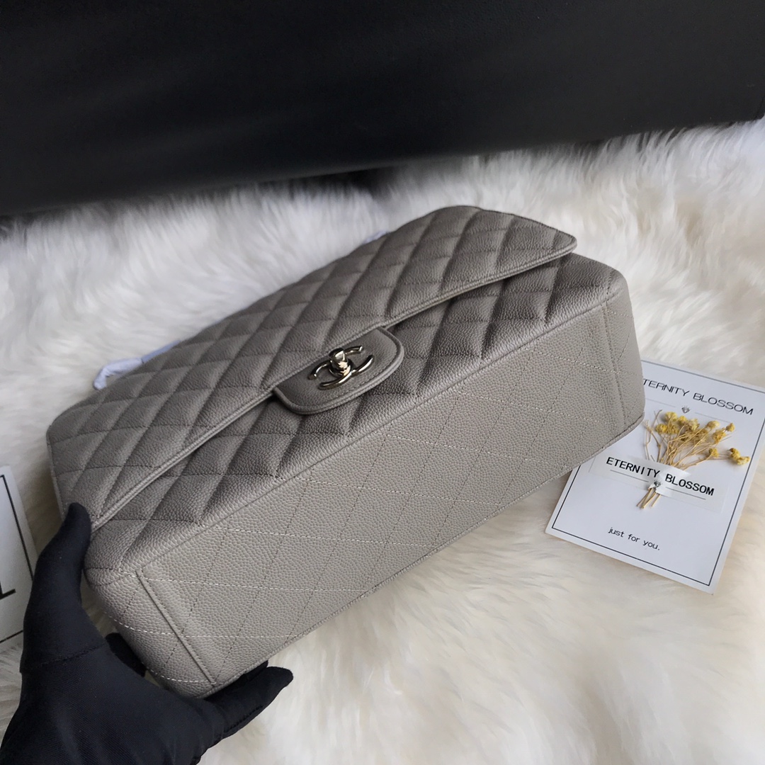 A58601 maxi classic handbag, CHANEL Grained Calfskin 33cm / 12.9in