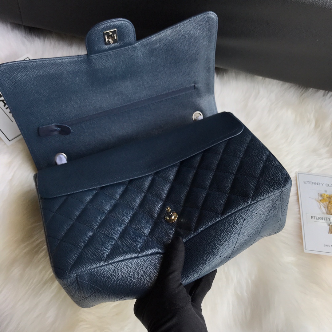A58601 maxi classic handbag, CHANEL Grained Calfskin 33cm / 12.9in