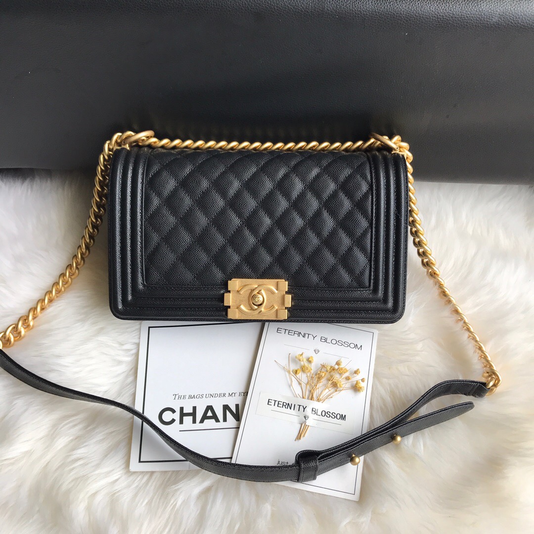 A67086, CHANEL BOY CHANEL HANDBAG, GRAINED CALFSKIN / CAVIAR