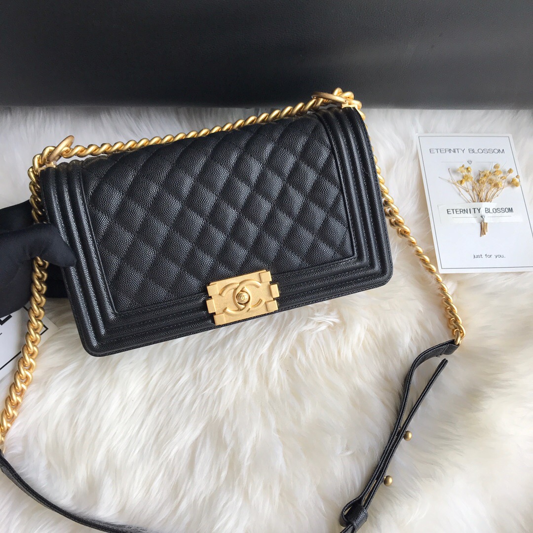 A67086, CHANEL BOY CHANEL HANDBAG, GRAINED CALFSKIN / CAVIAR