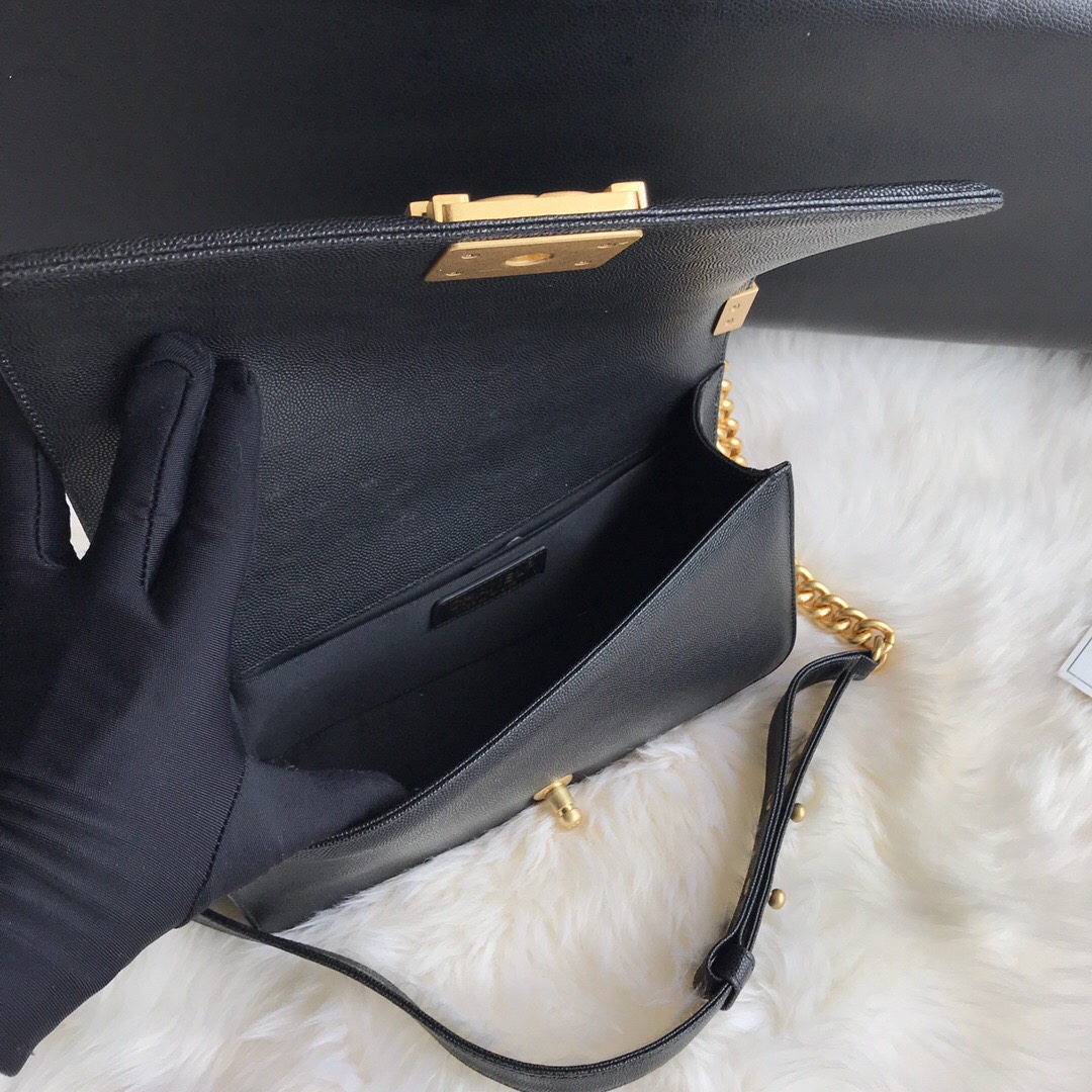 A67086, CHANEL BOY CHANEL HANDBAG, GRAINED CALFSKIN / CAVIAR