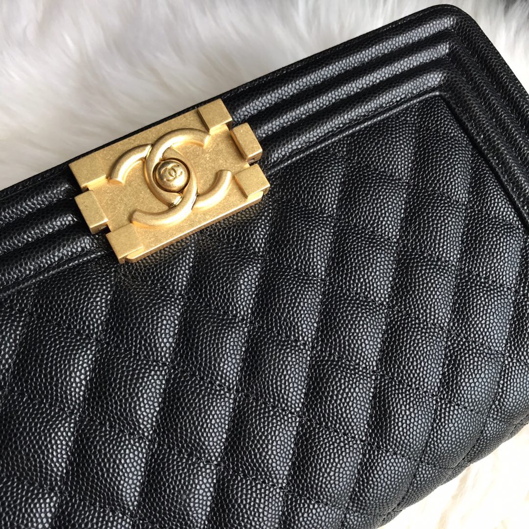 A67086, CHANEL BOY CHANEL HANDBAG, GRAINED CALFSKIN / CAVIAR