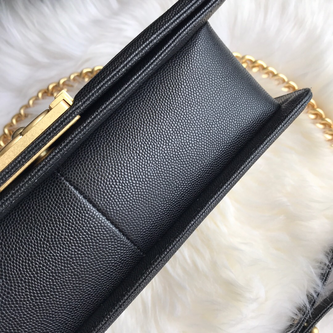 A67086, CHANEL BOY CHANEL HANDBAG, GRAINED CALFSKIN / CAVIAR