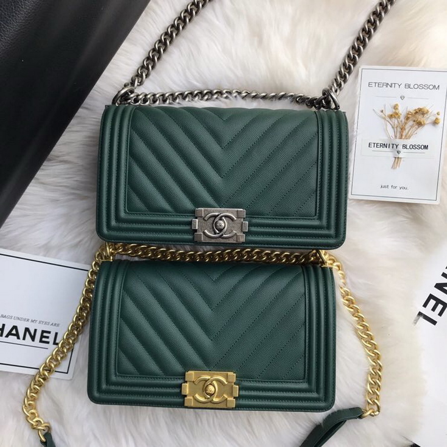  A67086, BOY CHANEL Handbag, Calfskin / CAVIAR
