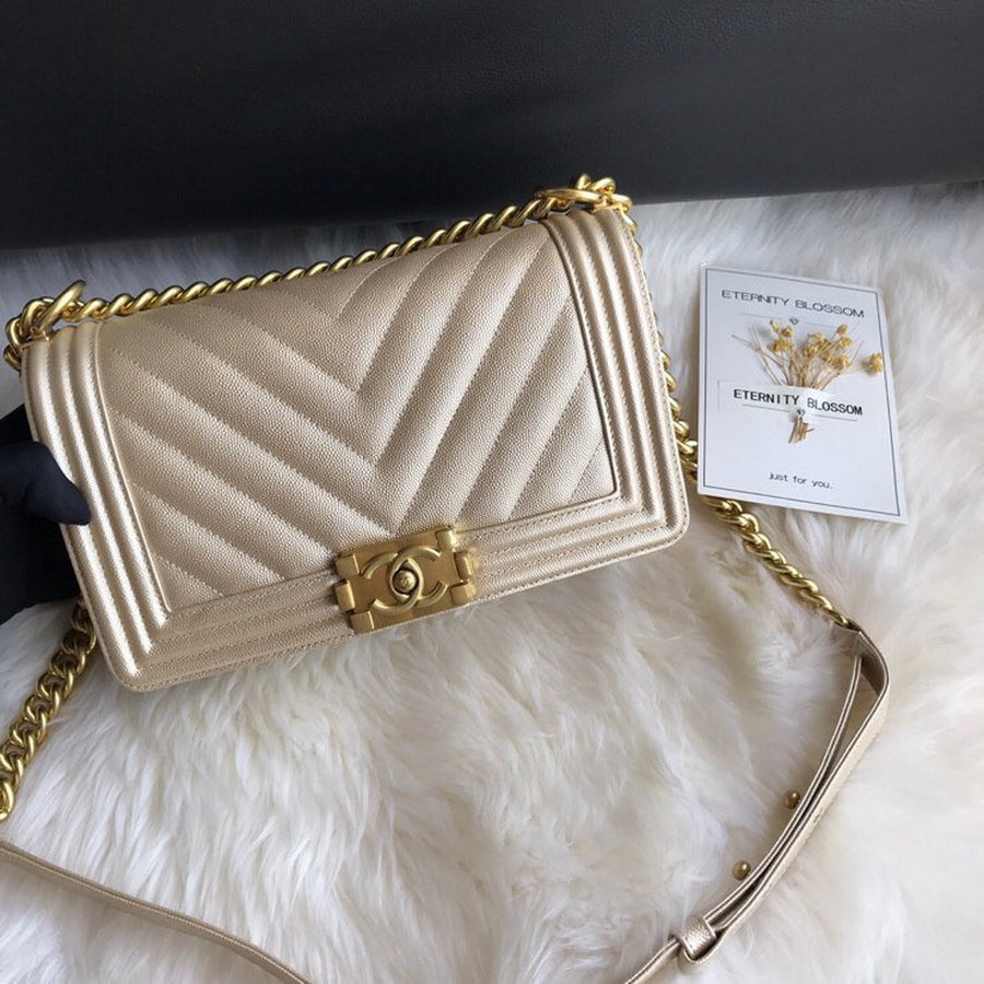  A67086, BOY CHANEL Handbag, Calfskin / CAVIAR