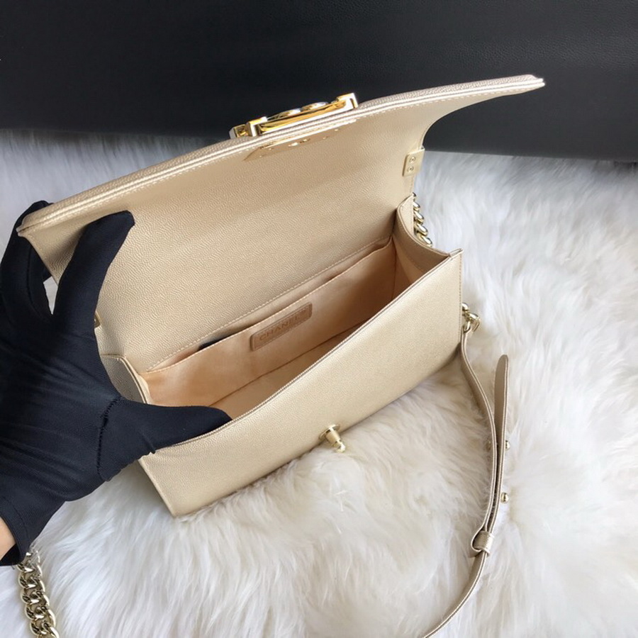  A67086, BOY CHANEL Handbag, Calfskin / CAVIAR