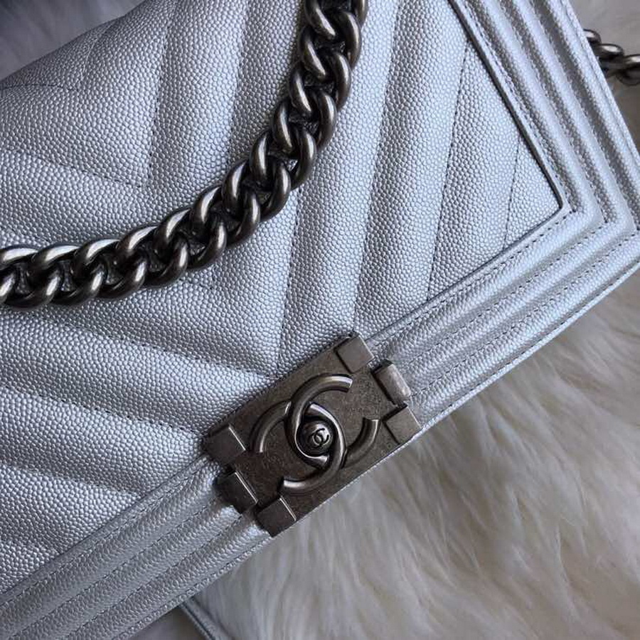  A67086, BOY CHANEL Handbag, Calfskin / CAVIAR