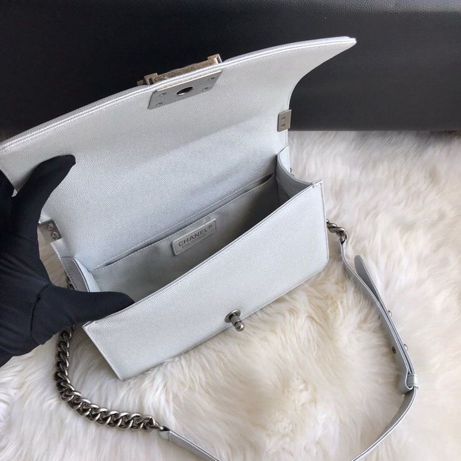  A67086, BOY CHANEL Handbag, Calfskin / CAVIAR