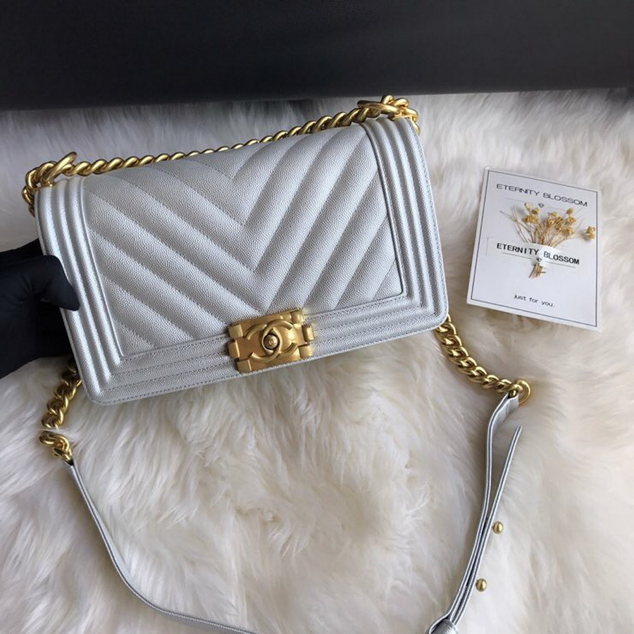  A67086, BOY CHANEL Handbag, Calfskin / CAVIAR