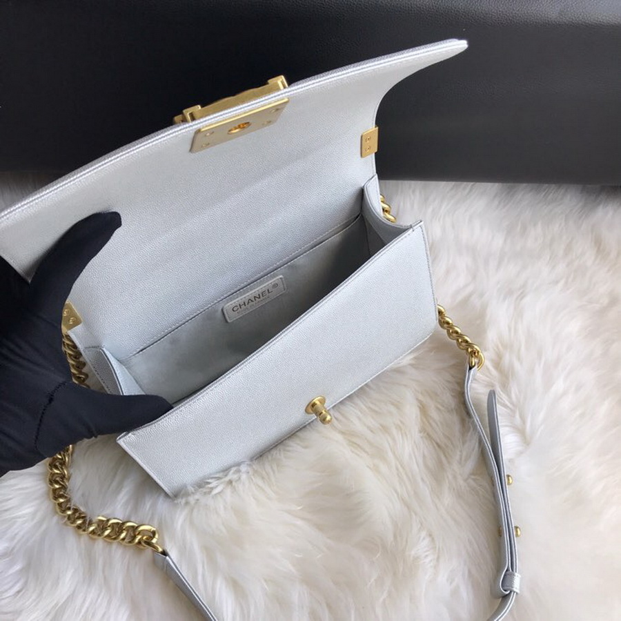  A67086, BOY CHANEL Handbag, Calfskin / CAVIAR