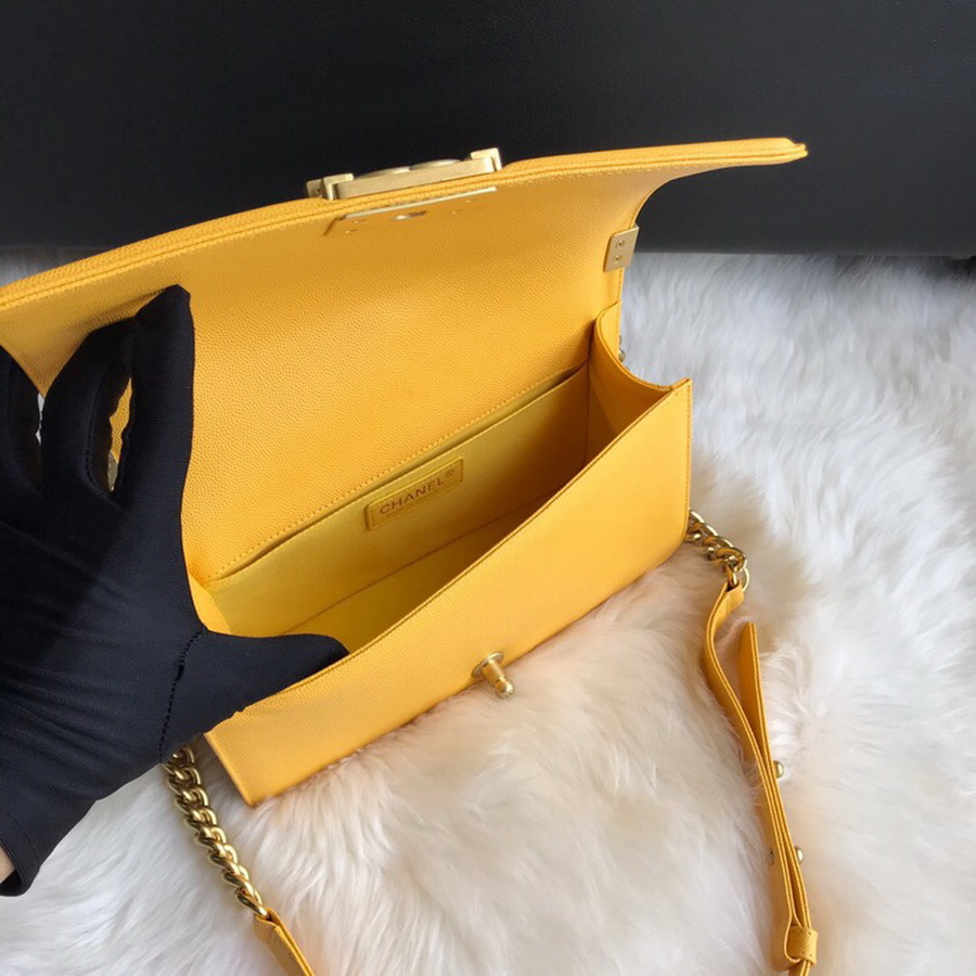  A67086, BOY CHANEL Handbag, Calfskin / CAVIAR