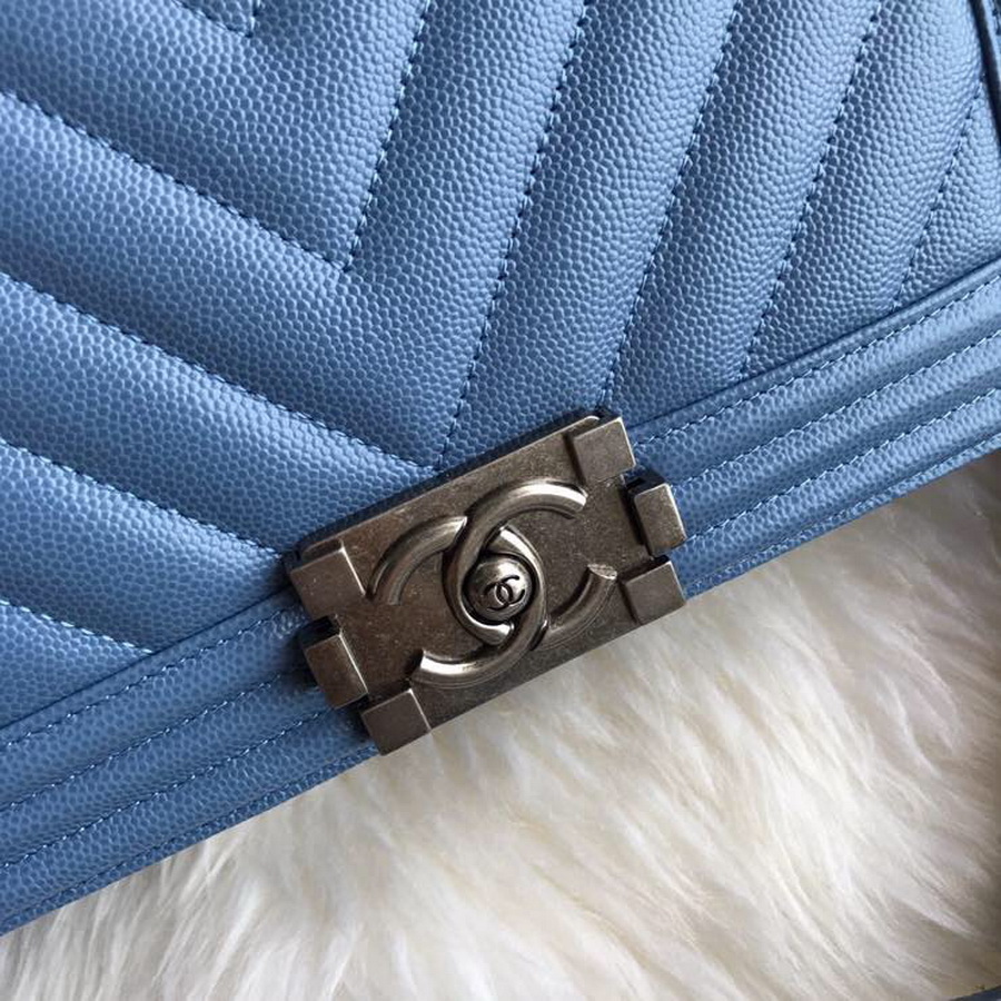  A67086, BOY CHANEL Handbag, Calfskin / CAVIAR