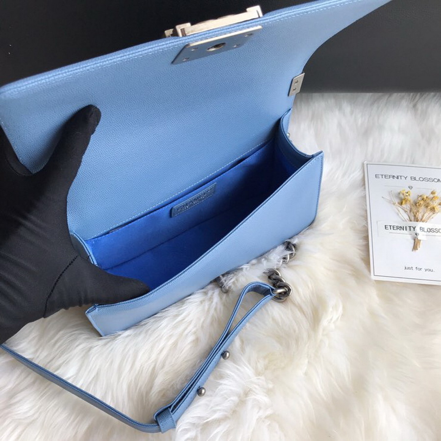  A67086, BOY CHANEL Handbag, Calfskin / CAVIAR