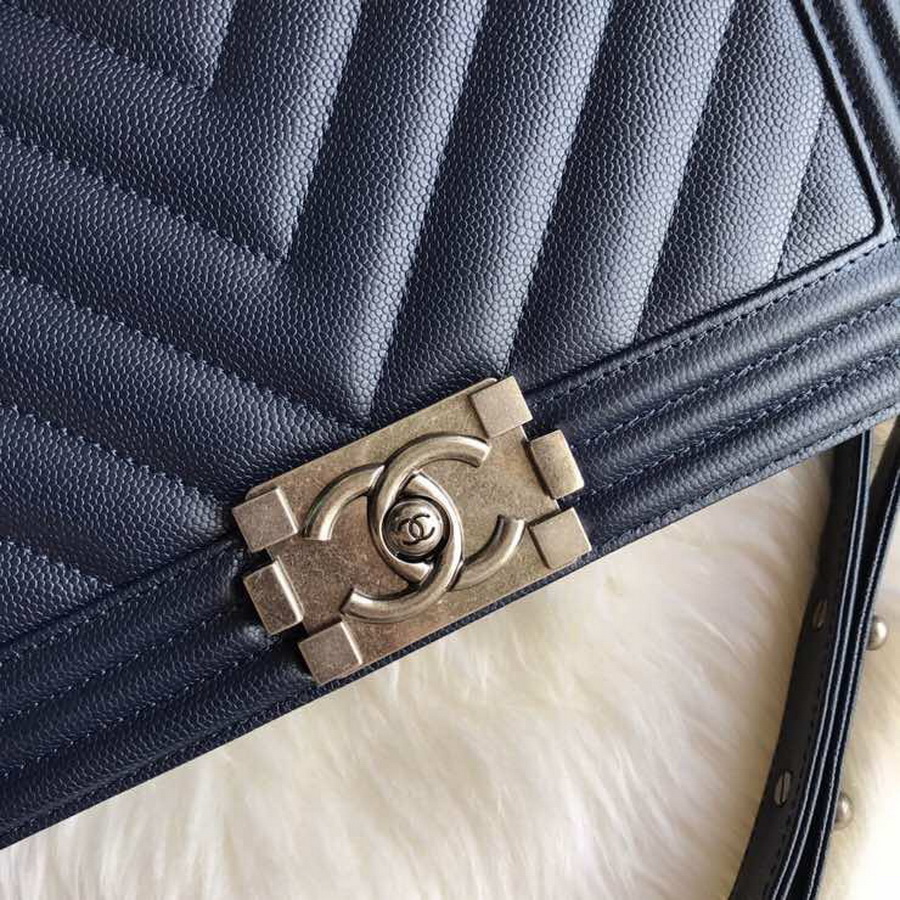  A67086, BOY CHANEL Handbag, Calfskin / CAVIAR