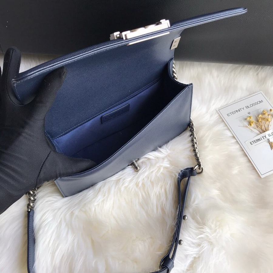  A67086, BOY CHANEL Handbag, Calfskin / CAVIAR