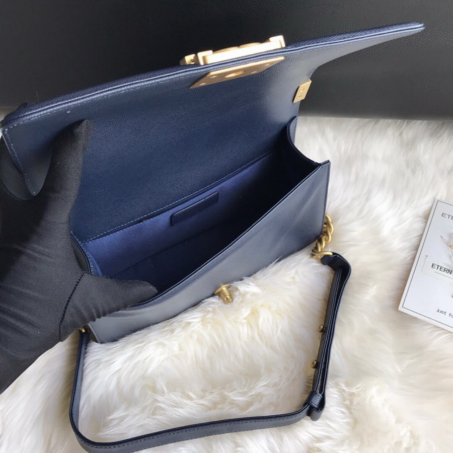  A67086, BOY CHANEL Handbag, Calfskin / CAVIAR