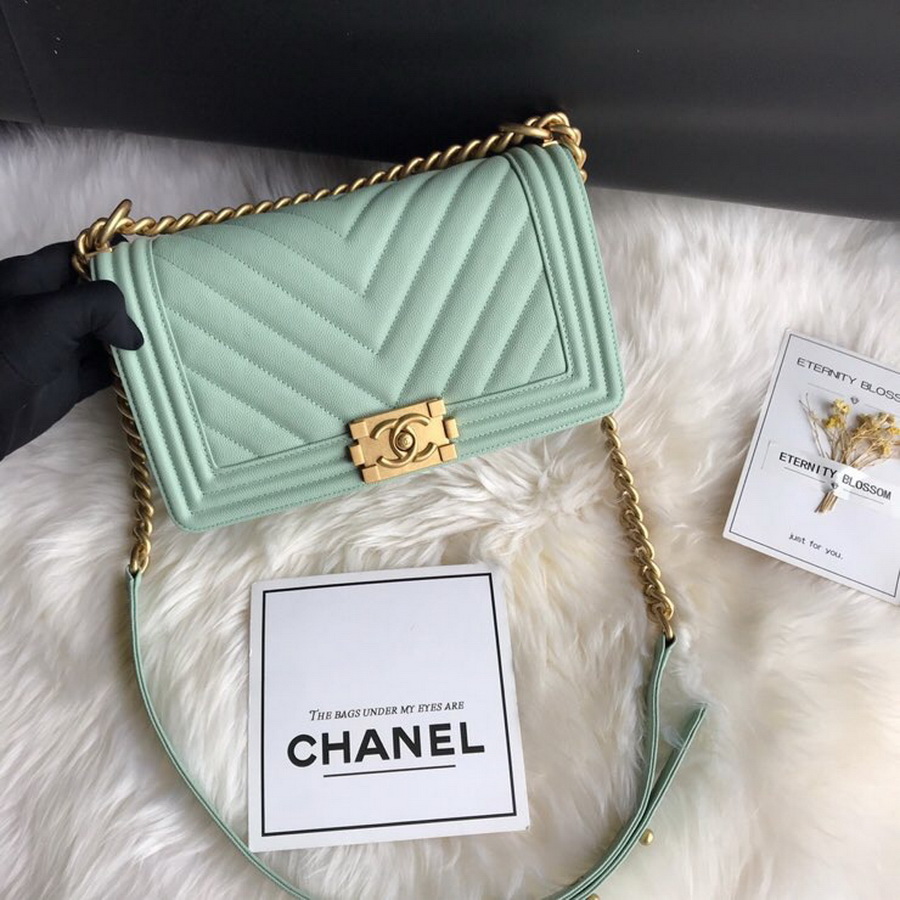  A67086, BOY CHANEL Handbag, Calfskin / CAVIAR