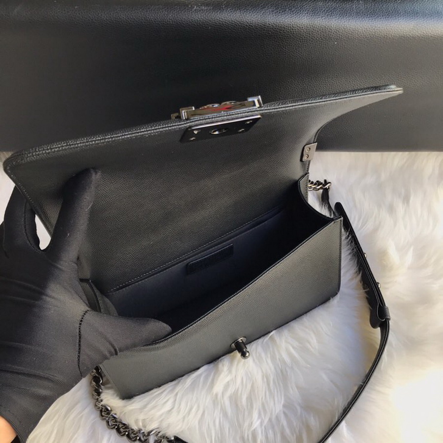  A67086, BOY CHANEL Handbag, Calfskin / CAVIAR